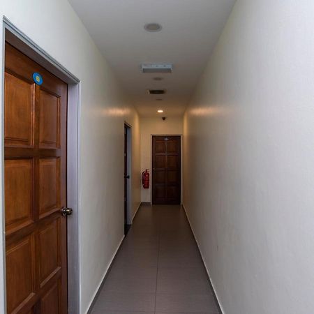 Oyo 44095 Bluewater Hotel Mersing Extérieur photo