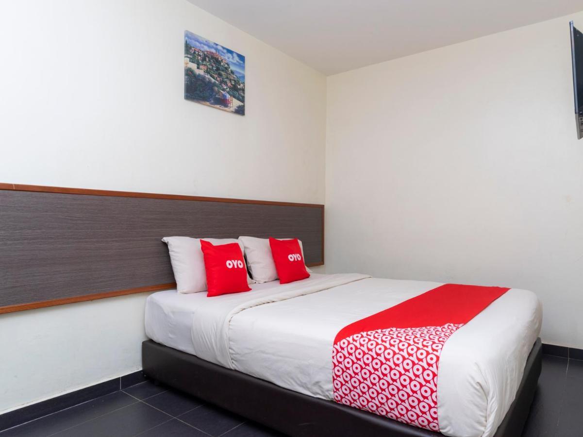 Oyo 44095 Bluewater Hotel Mersing Extérieur photo