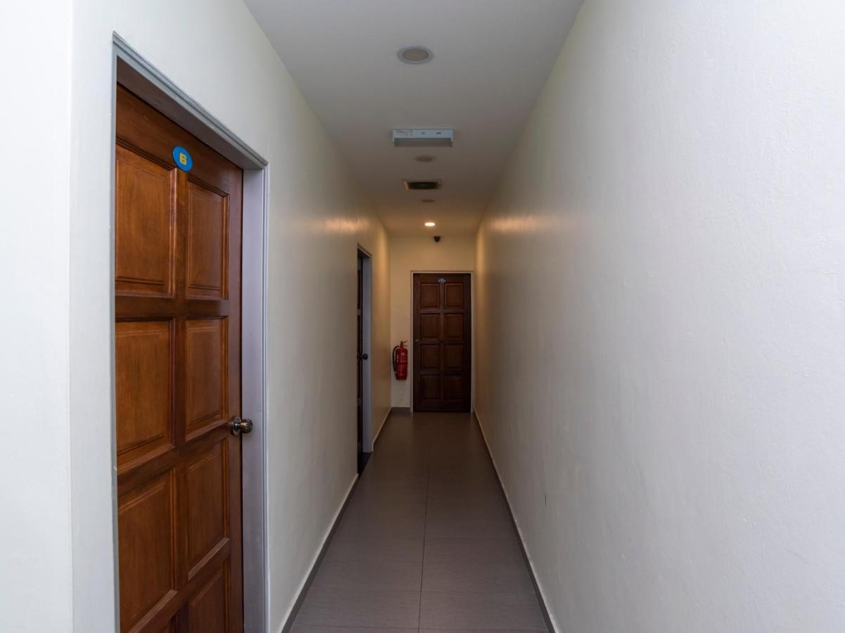 Oyo 44095 Bluewater Hotel Mersing Extérieur photo