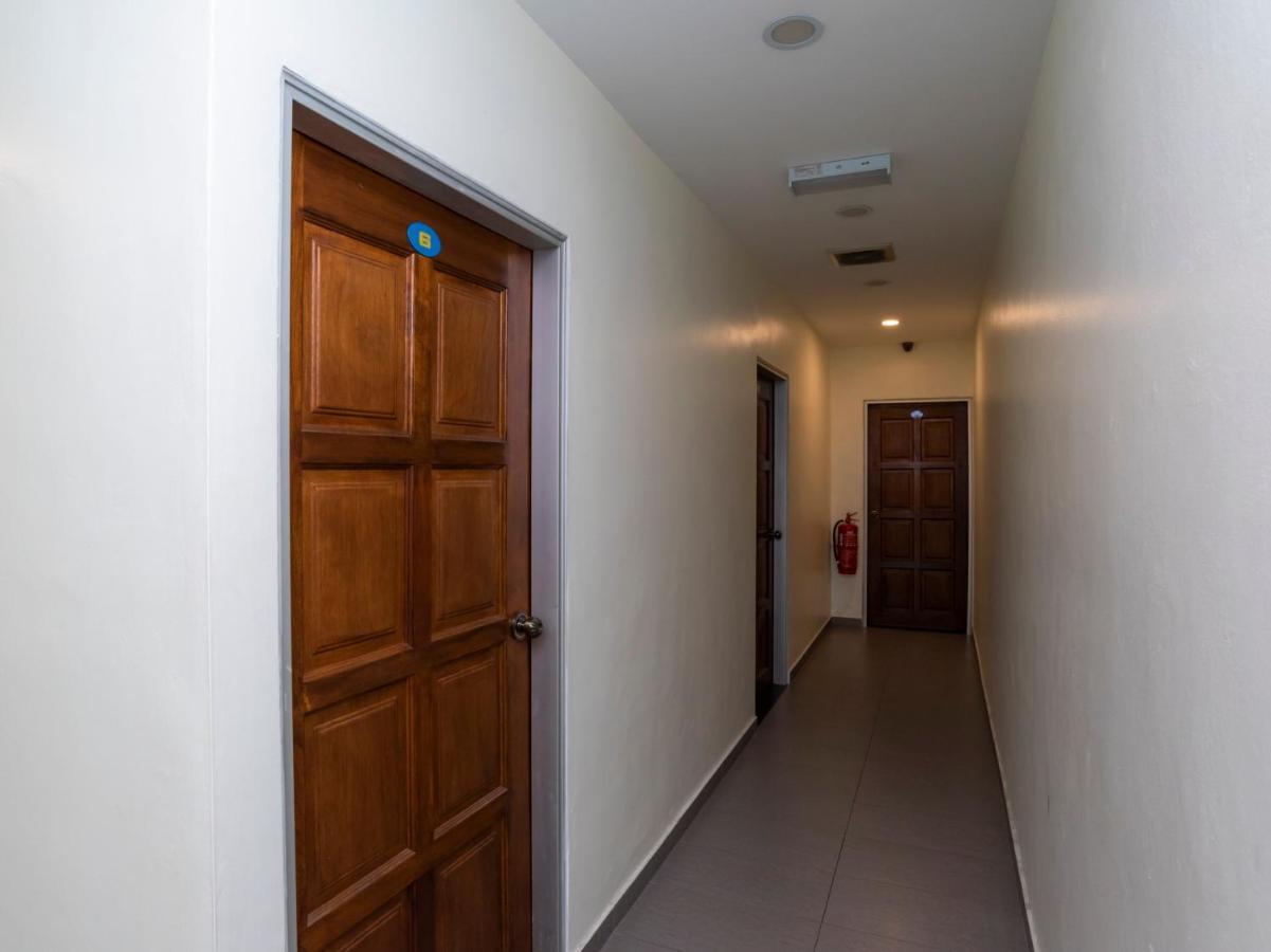 Oyo 44095 Bluewater Hotel Mersing Extérieur photo