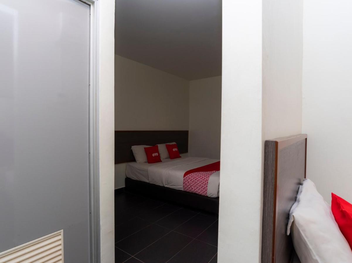 Oyo 44095 Bluewater Hotel Mersing Extérieur photo